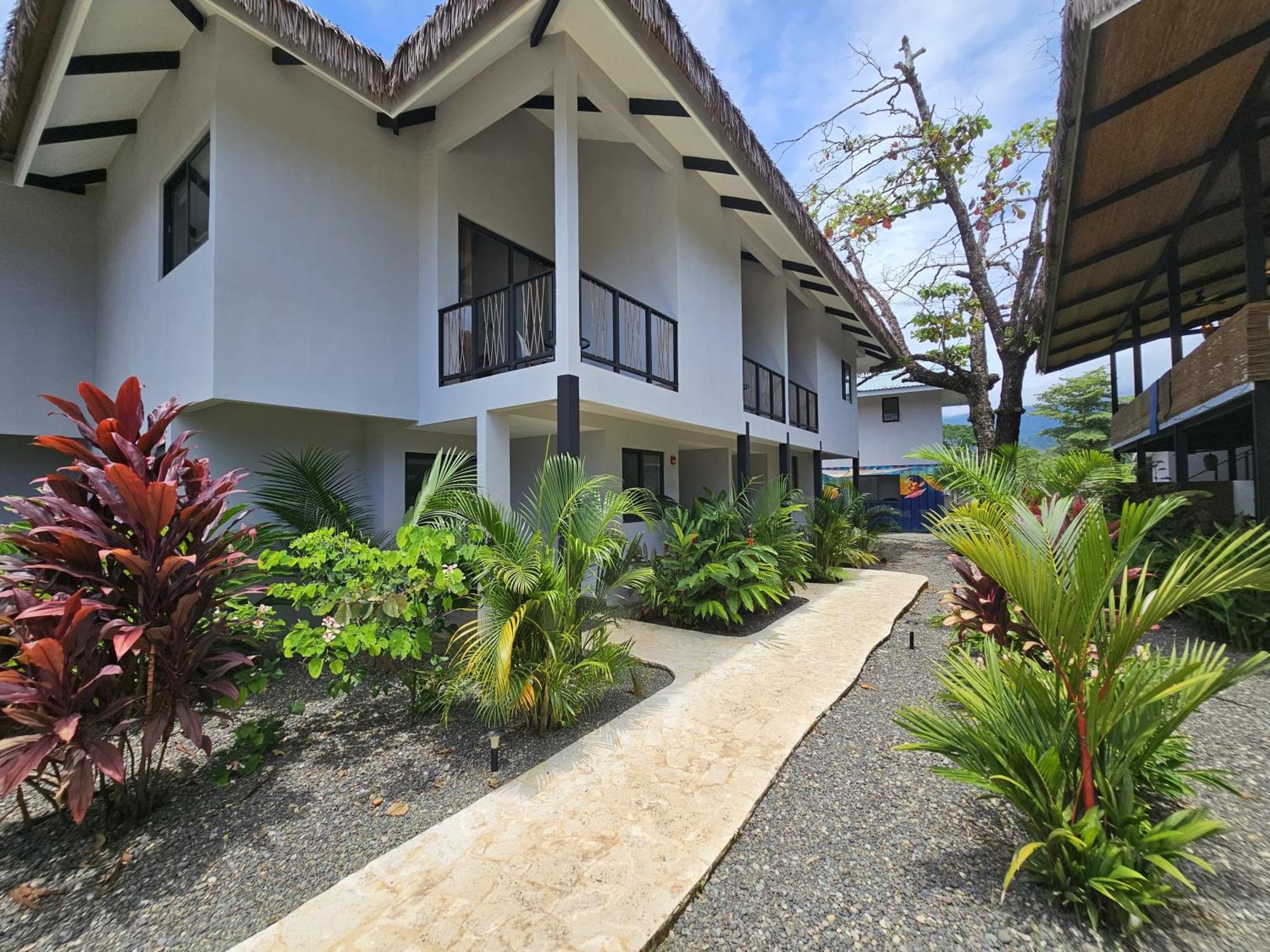 Yuli Hotel