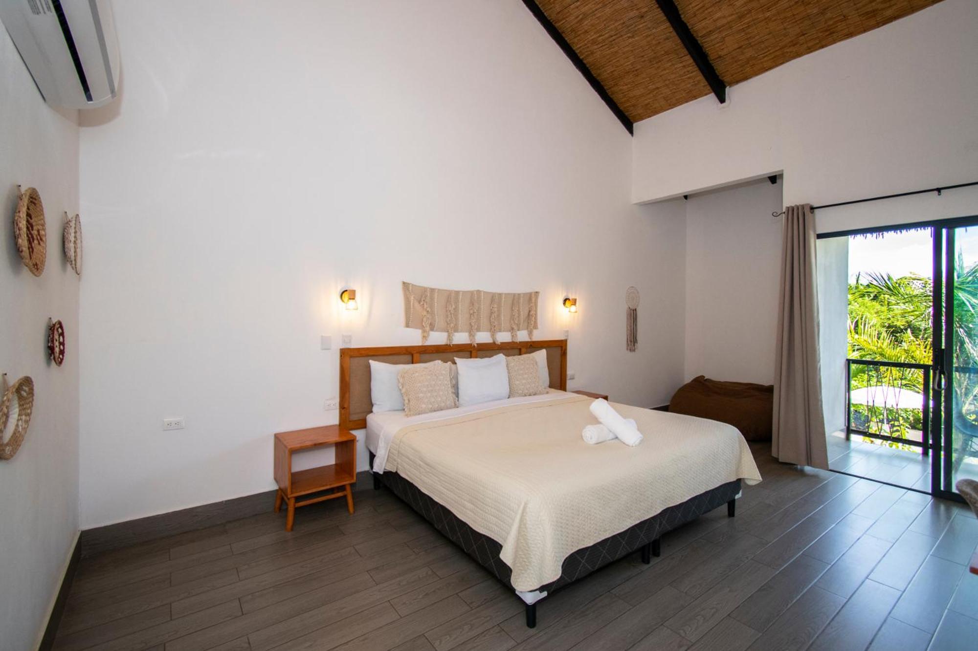 Yuli Hotel *
