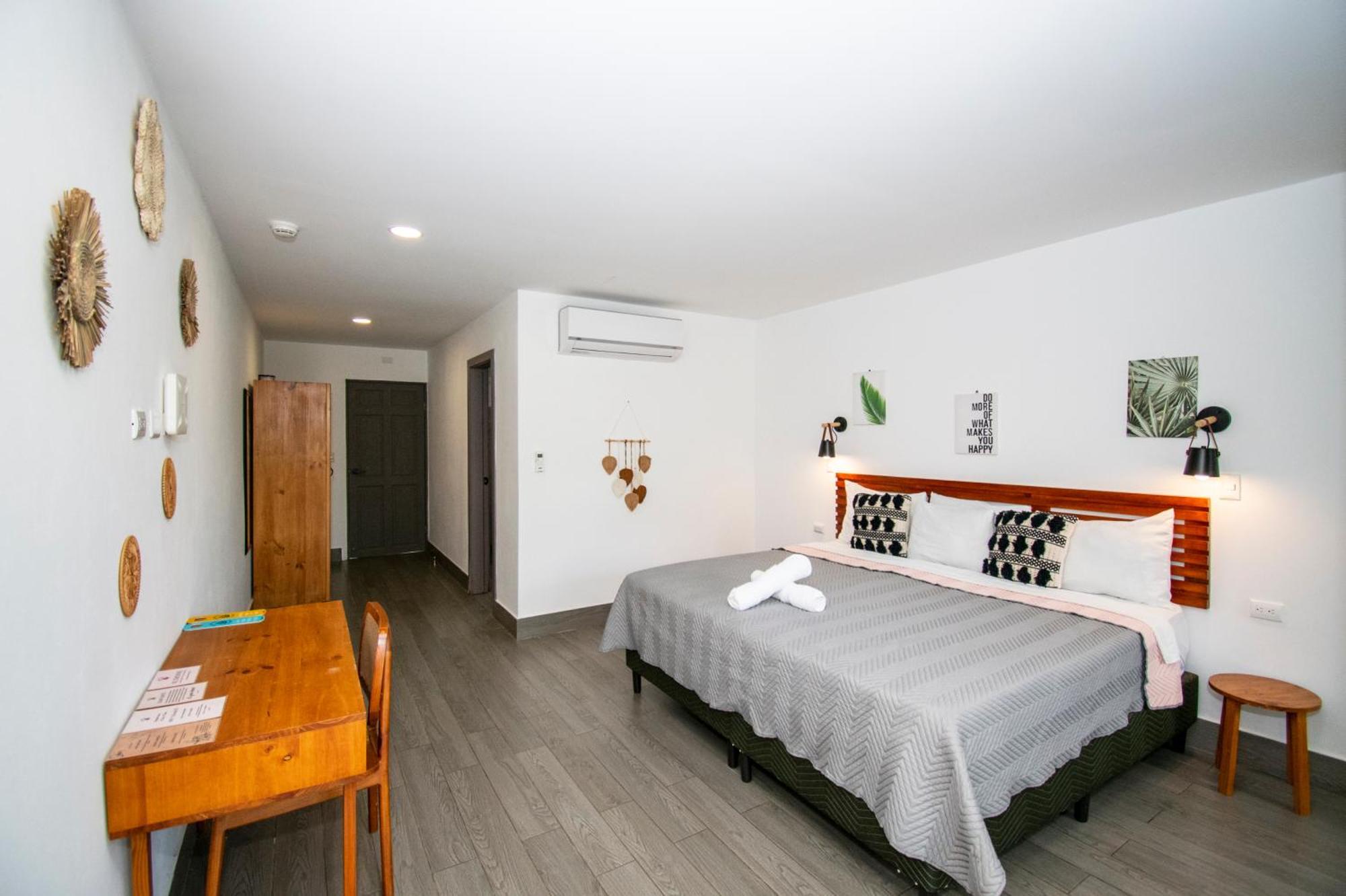 Yuli Hotel *