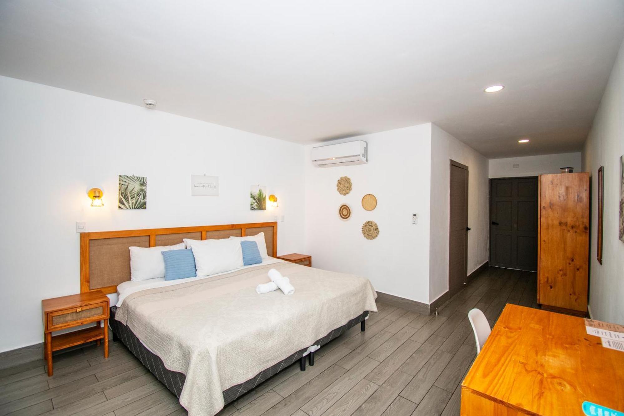 Yuli Hotel *