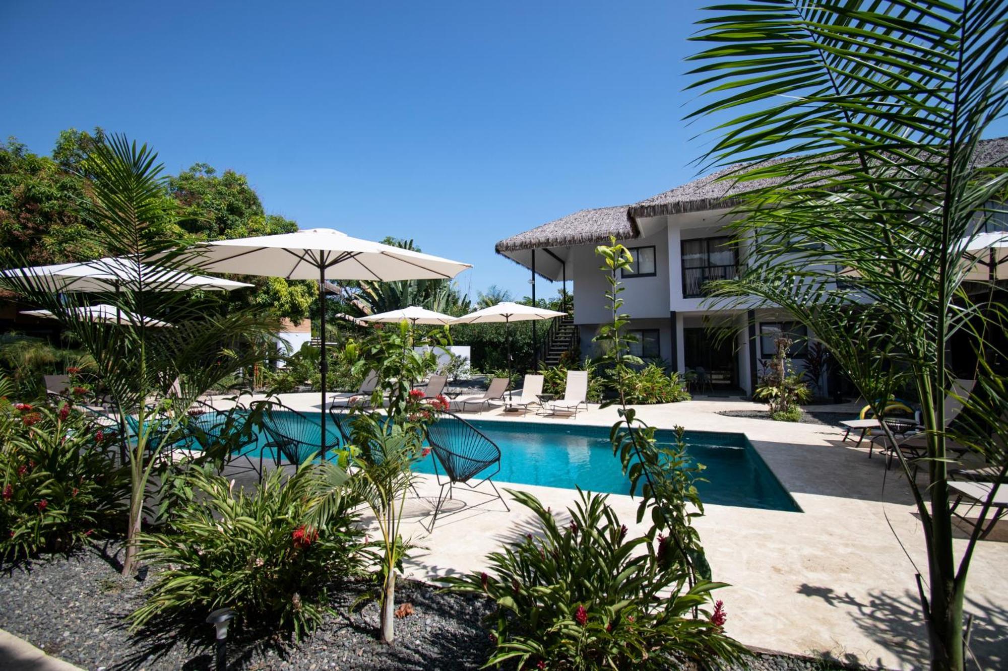 Yuli Hotel *